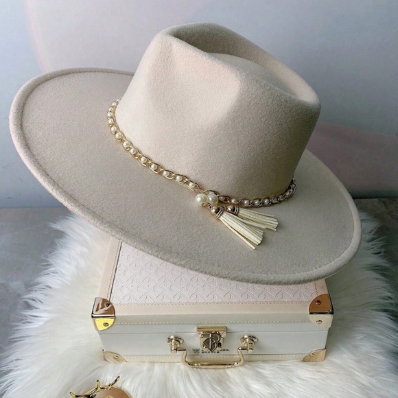 Classic Faux Pearl Gold Tone Chain Tassel Adjustable Fedora Hat - Picture 2 of 5